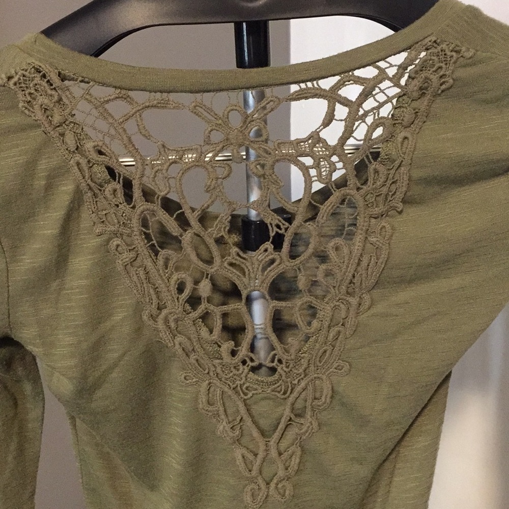 Final Price 🍭 Almost Famous Open Back Top - Picture 3 of 4